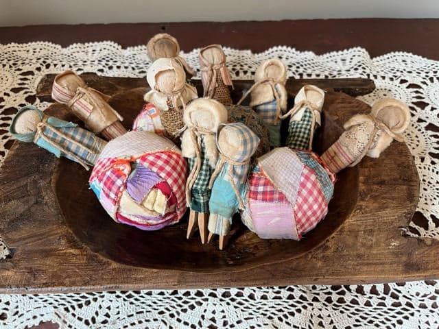 Primitive Clothespin Dolls