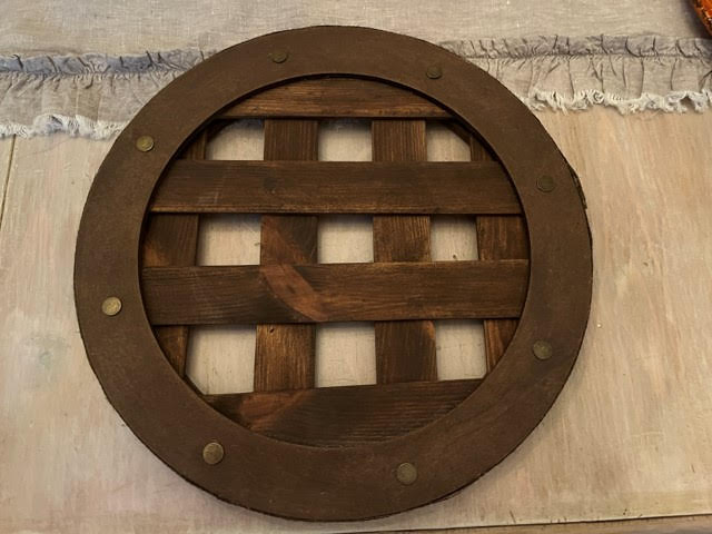 Wooden Round Lattice Charger Plate