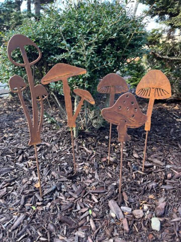 Rusty Metal Mushroom Picks, Set/5