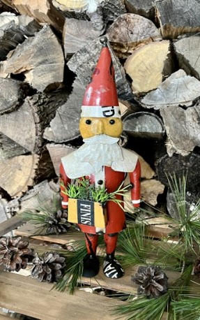 Recycled Metal Papa Noel