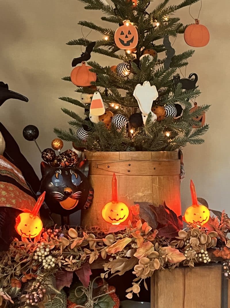 7 Pumpkin LED String Light Set With Streaming Effect