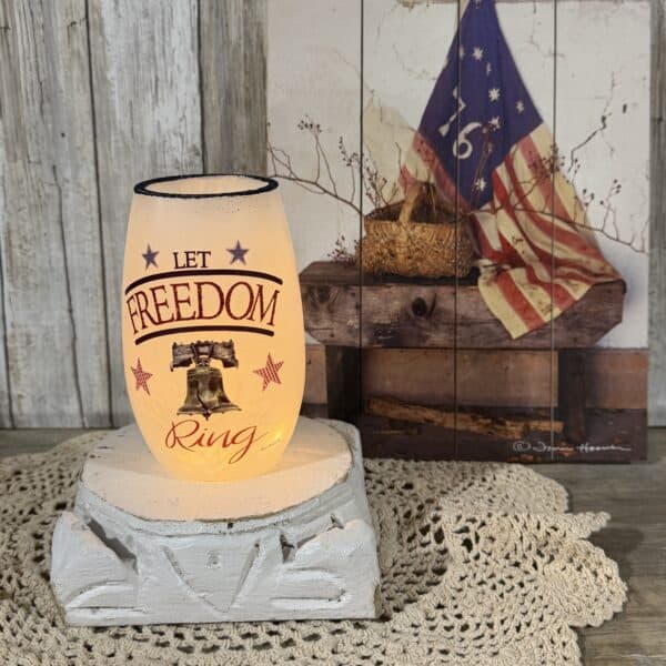 Americana Pre Lit Vase / Let Freedom Ring