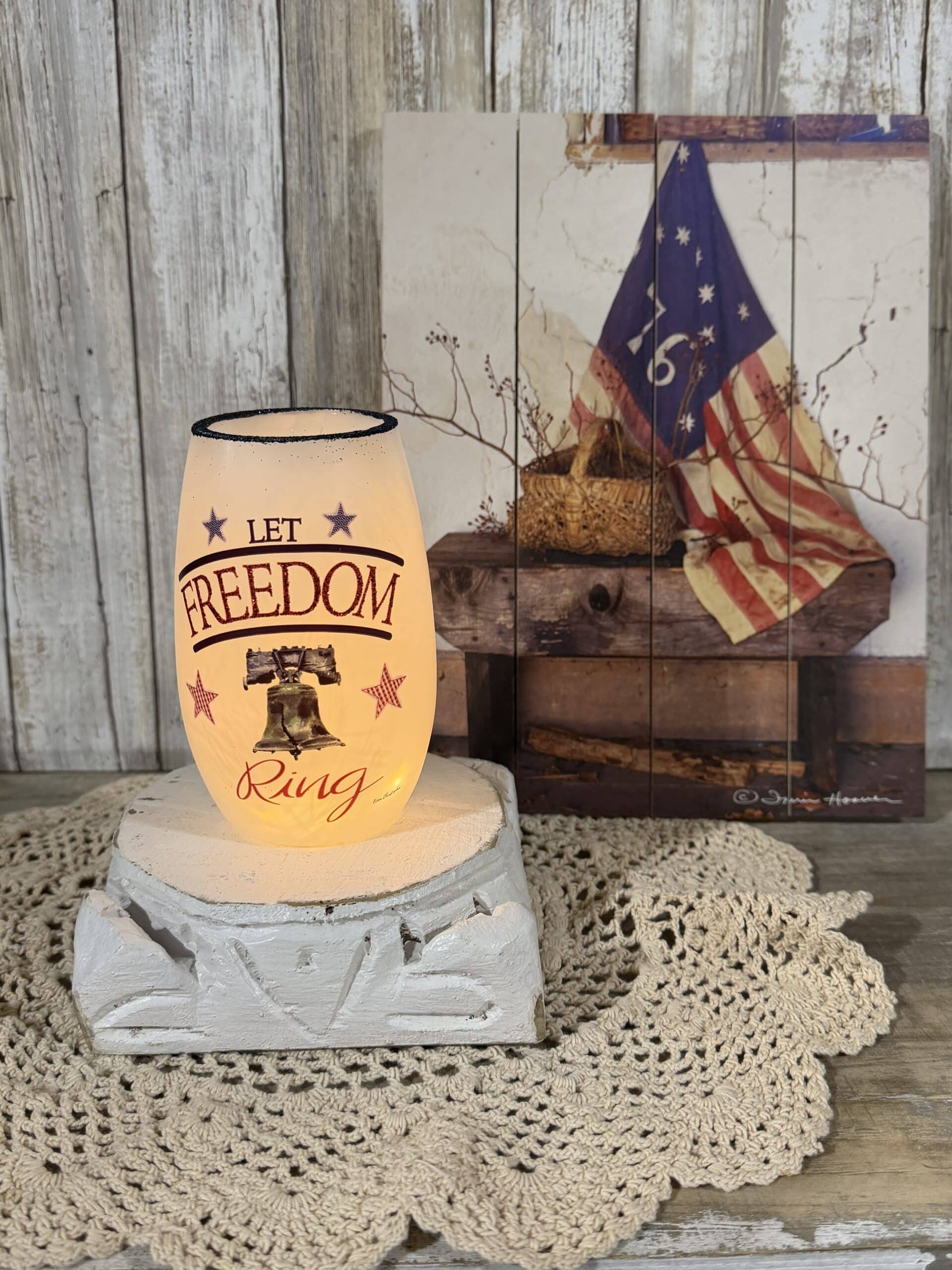 Americana Pre Lit Vase / Let Freedom Ring