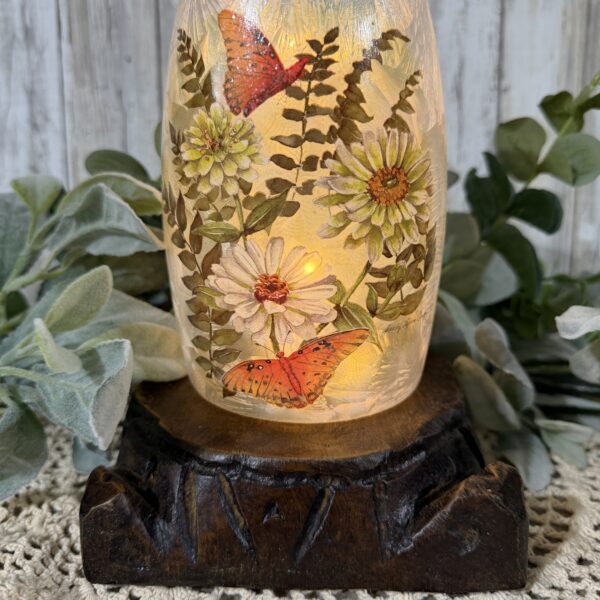 Butterflies and Daisies Pre Lit Vase