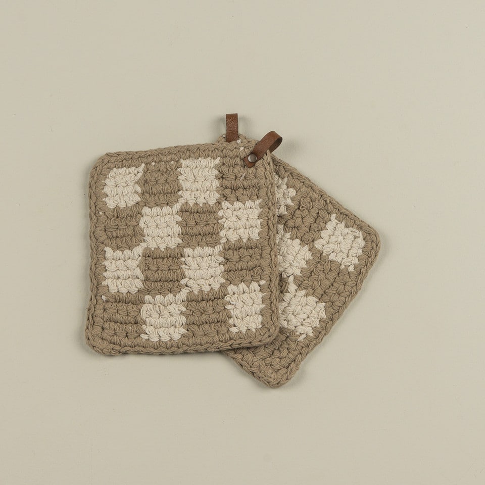 TAN AND CREAM CHECKERBOARD KITCHEN ESSENTIALS SET - Image 3