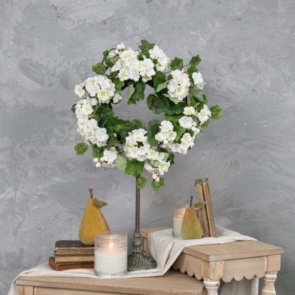 15" WHITE GERANIUM WREATH