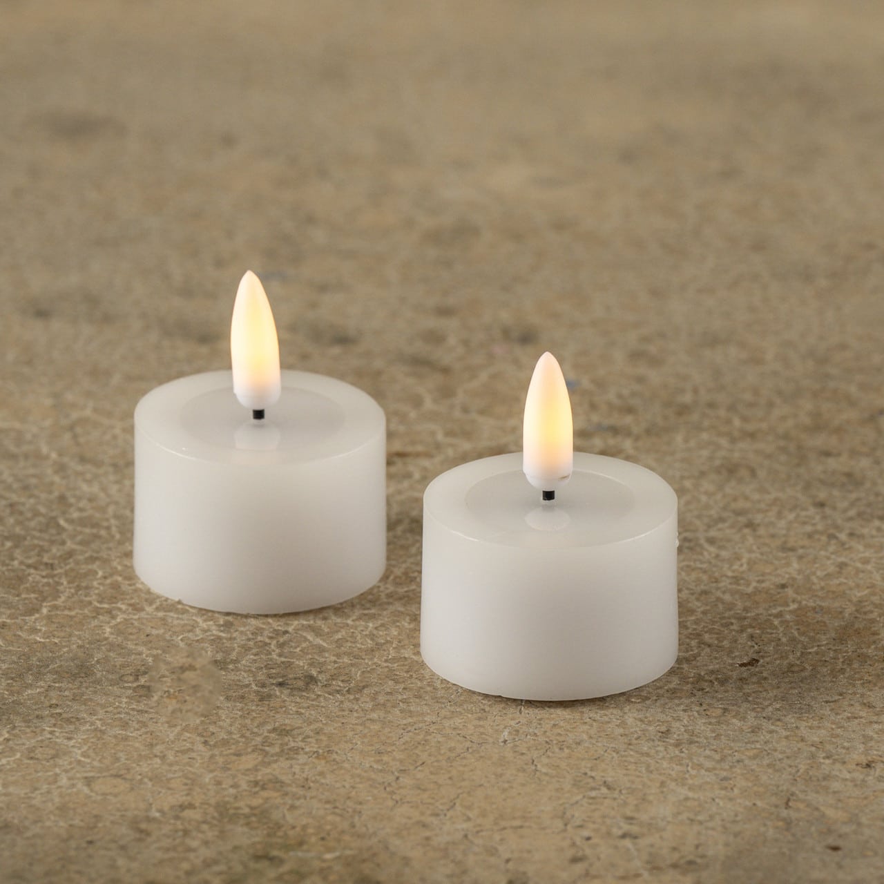 Set of 2 / 3D Flame Tealight Candles with Melting Effect - Image 5
