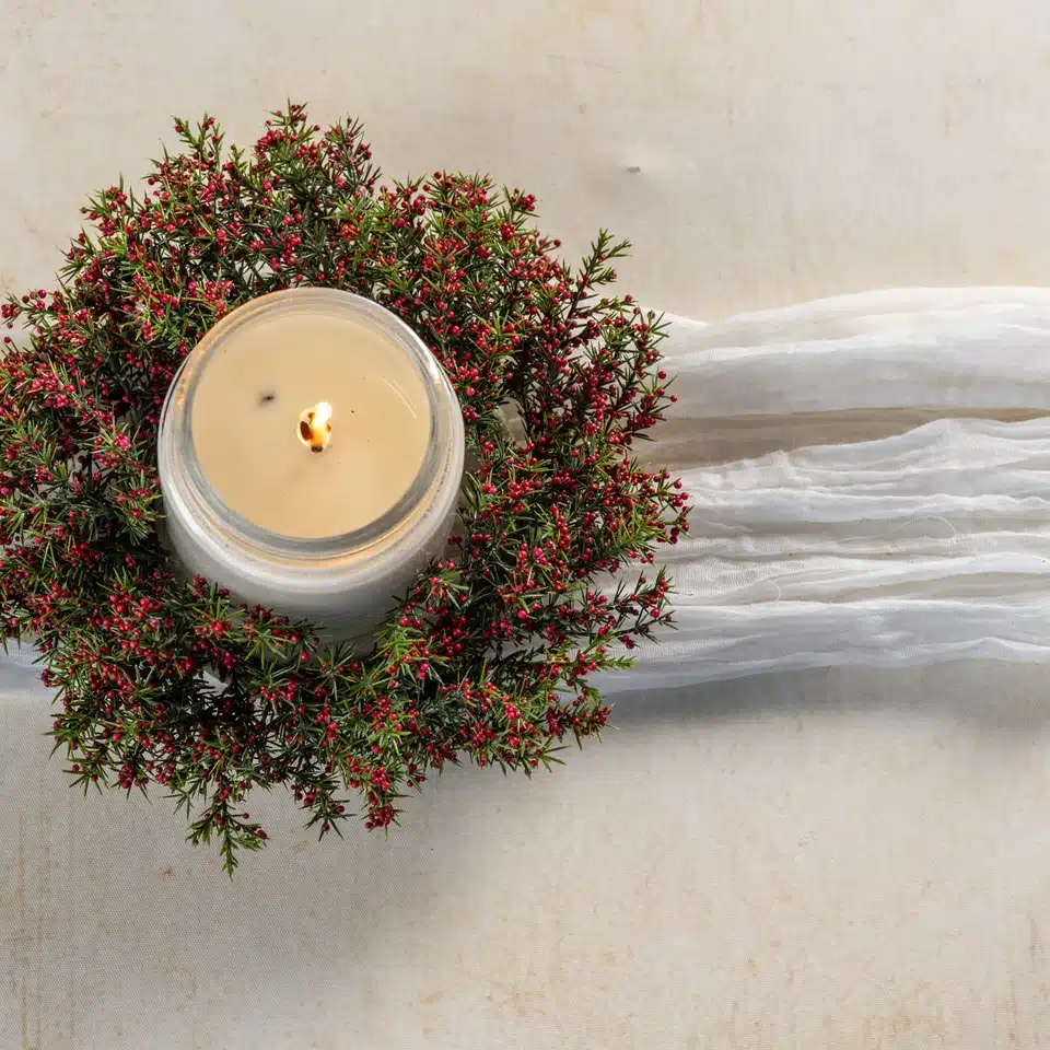 9.5" ASPARAGUS FERN & BERRY CANDLE RING - Image 2