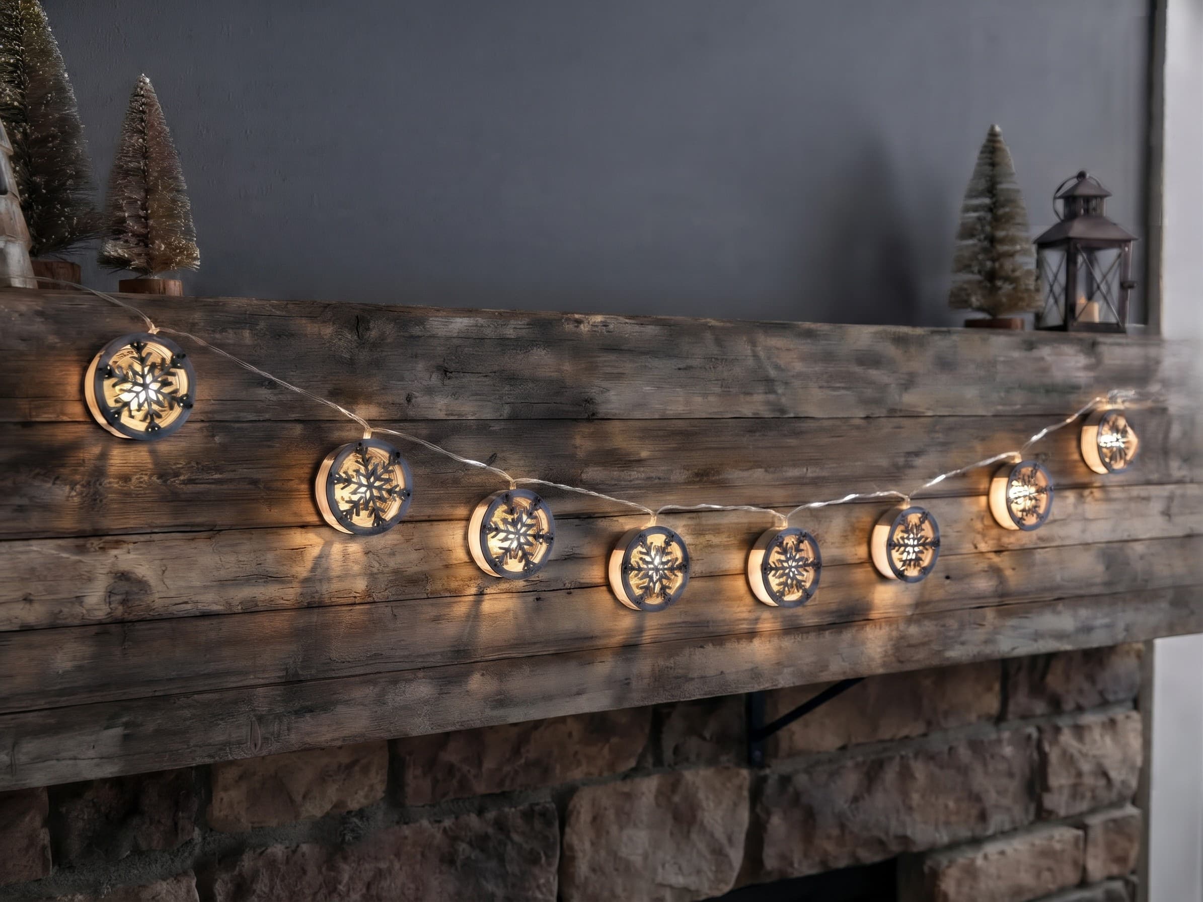 Lighted Round Snowflake Garland