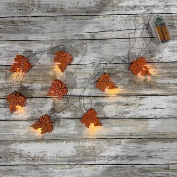 Lighted Maple Leaf Garland