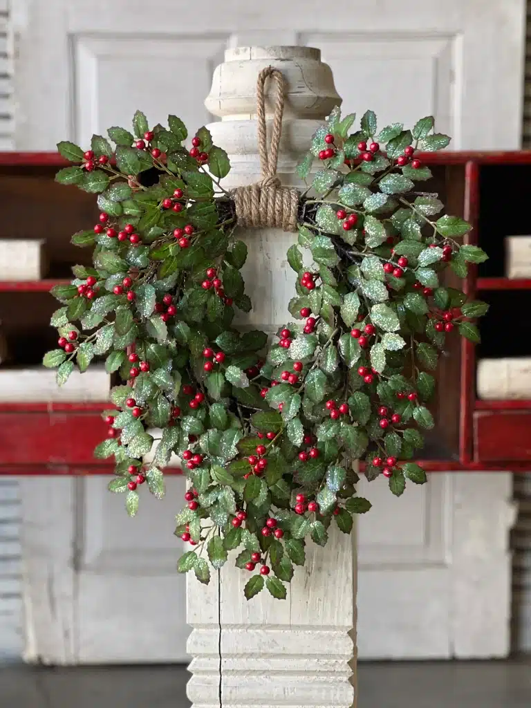 18" Holly Hanging Wreath w/ Berry - Image 2