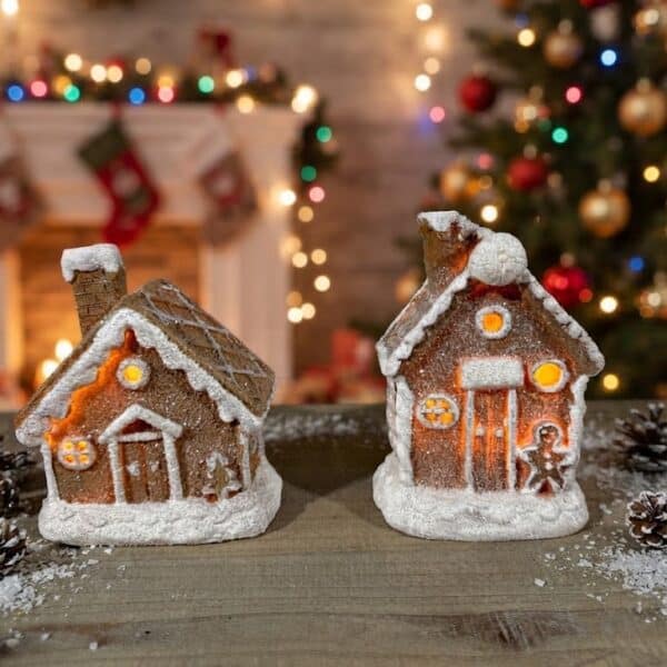 LIGHTED GINGERBREAD HOUSE SET